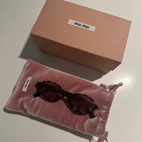 Lunette solaire Miu Miu Tortoise